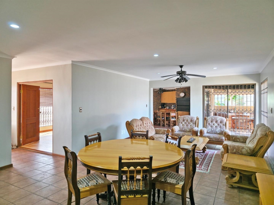 3 Bedroom Property for Sale in Kleinbosch Western Cape